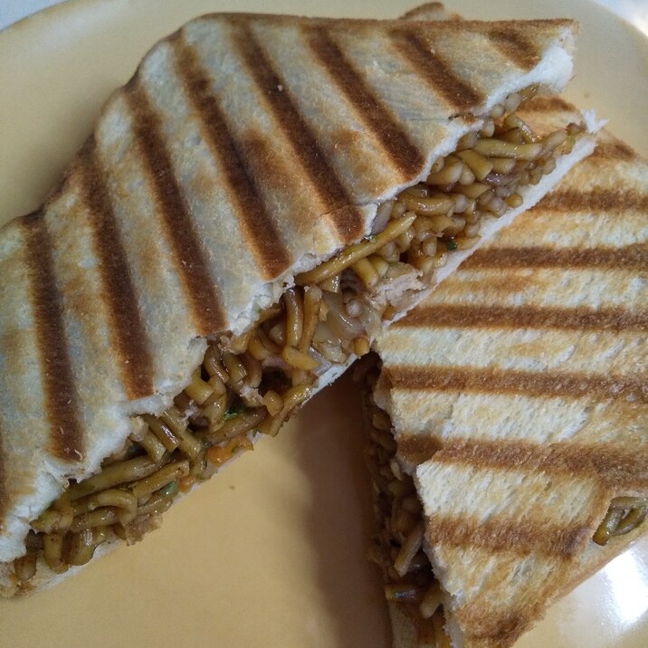 キャンプ ホットサンドメーカー 焼きそばサンド レシピ 作り方 By コック明星 楽天レシピ キャンプ ホットサンドメーカー 焼きそばサンド レシピ 作り方 By コック明星 楽天レシピ